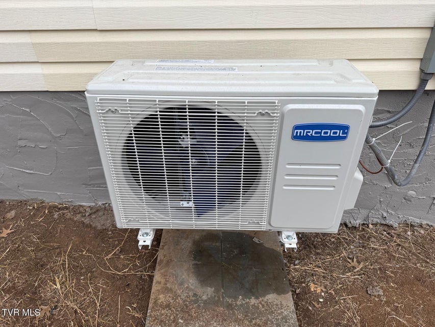 Photo #4: 634 Riverside Avenue