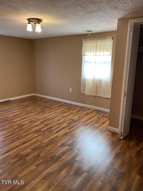 Photo #10: 880 Gilley Avenue