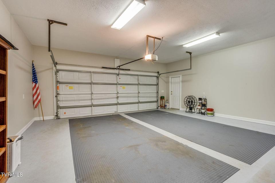 Photo #57: 1817 Buckingham Court