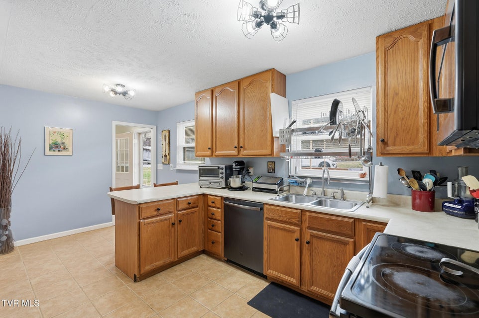 Photo #14: 186 Kelly Coomer Road