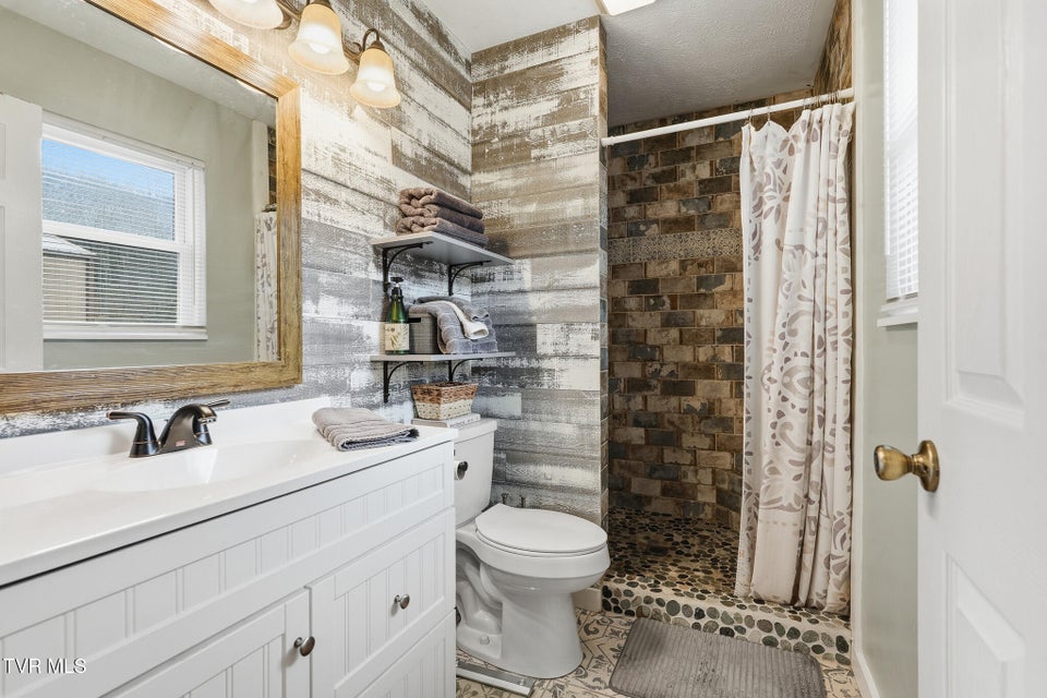 Photo #28: 186 Kelly Coomer Road