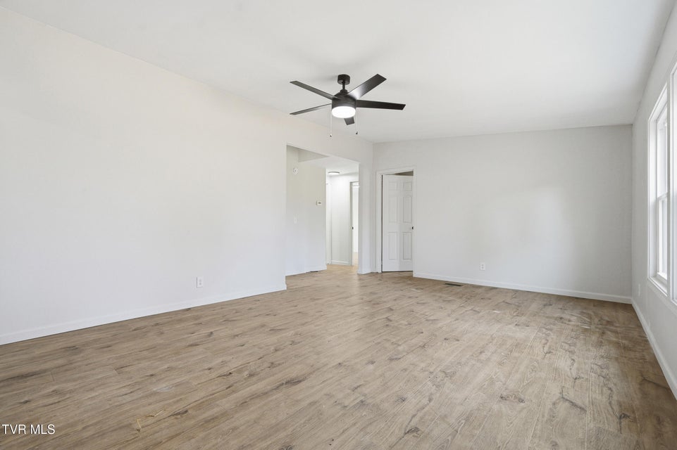 Photo #7: 449 Bayhill Drive