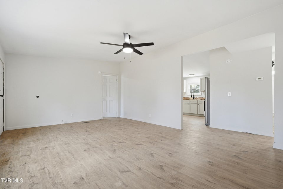 Photo #9: 449 Bayhill Drive