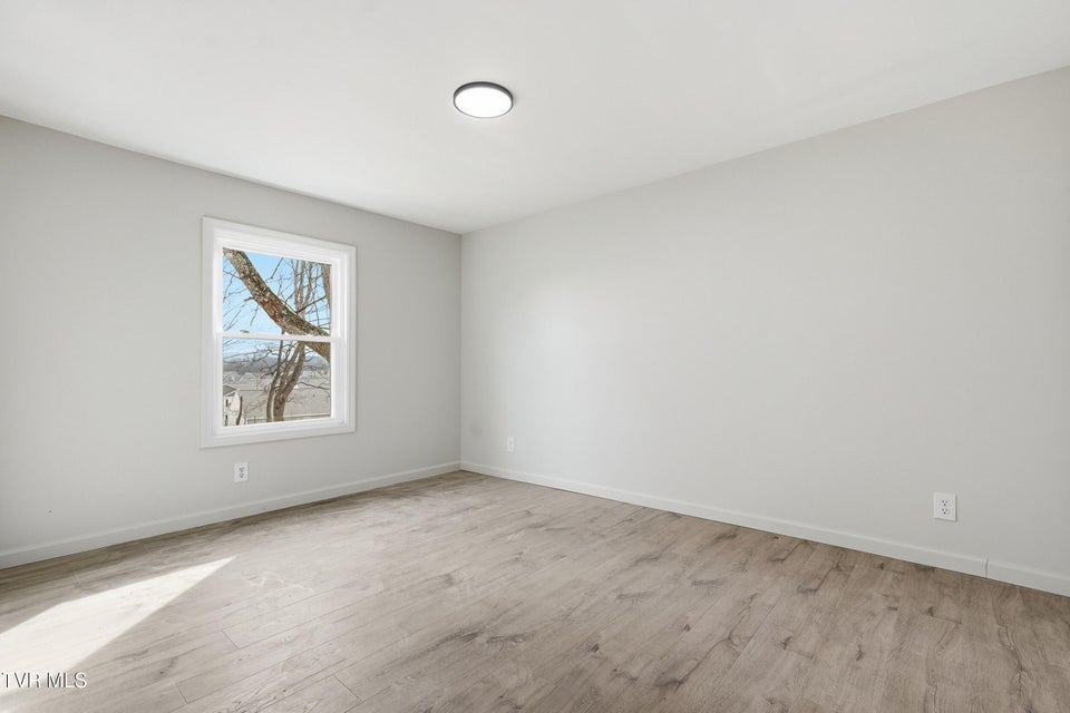 Photo #15: 449 Bayhill Drive