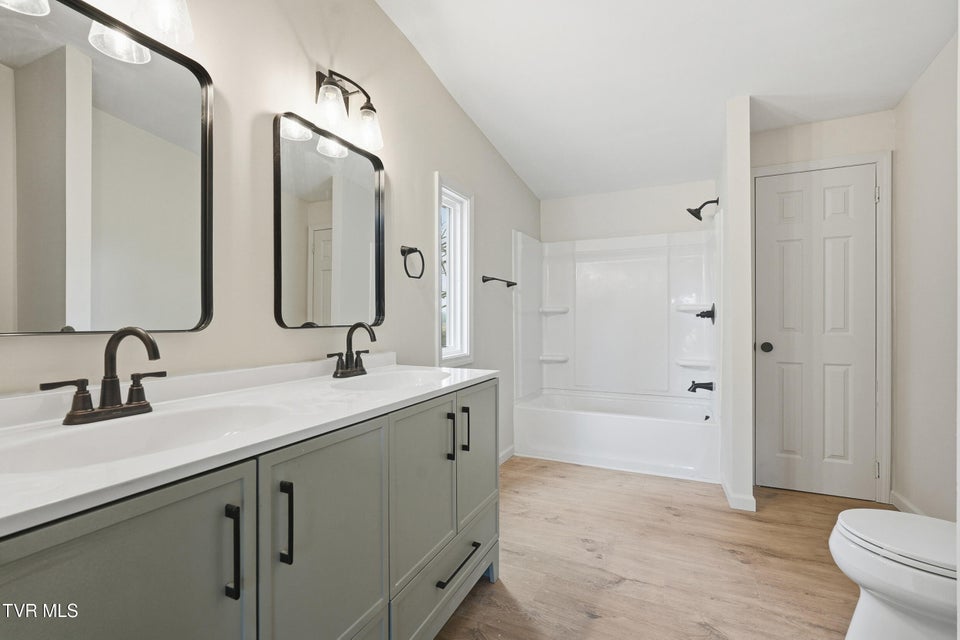 Photo #21: 449 Bayhill Drive