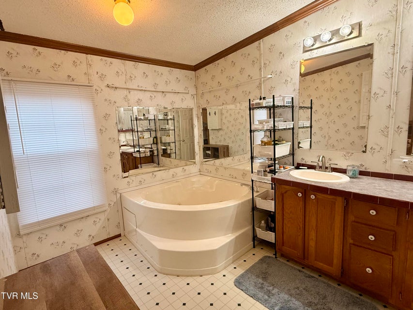 Photo #14: 3800 Hall Hollow Road Road