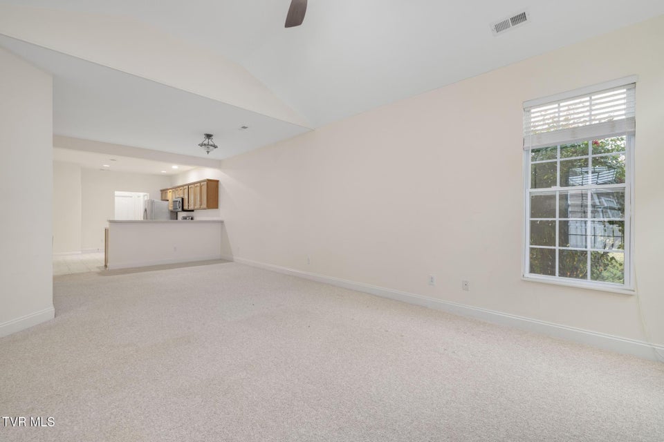 Photo #8: 184 Avonlea Place