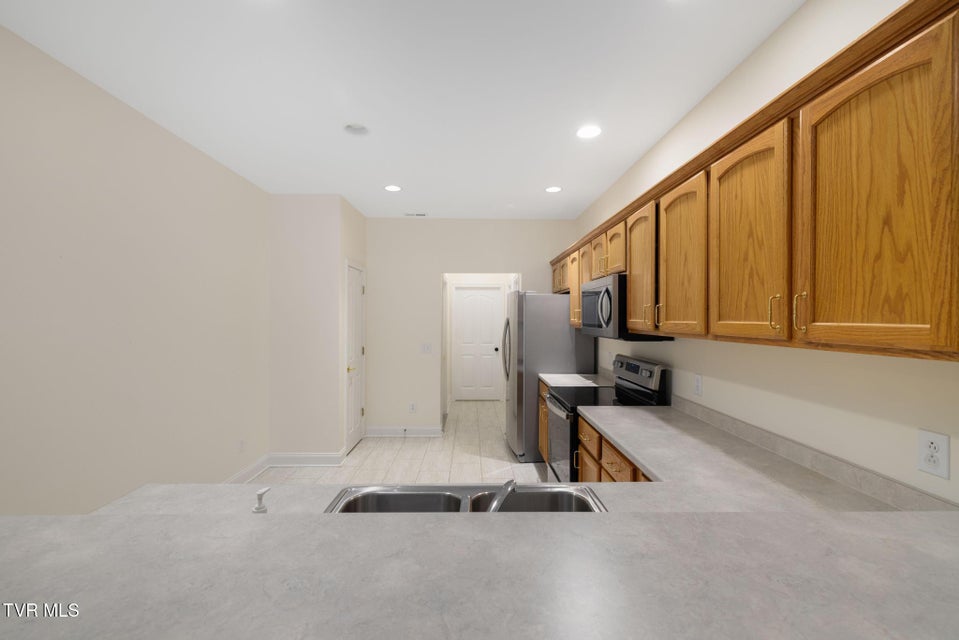 Photo #10: 184 Avonlea Place