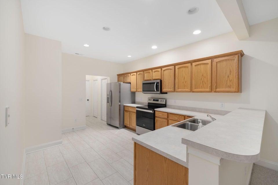 Photo #11: 184 Avonlea Place