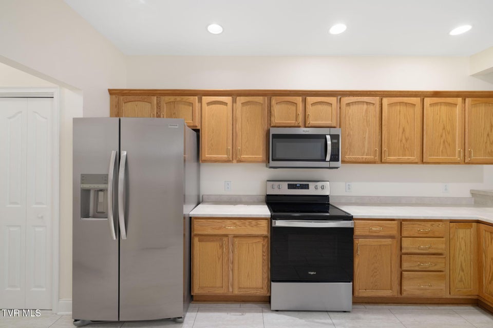 Photo #12: 184 Avonlea Place