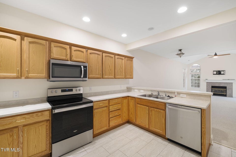 Photo #13: 184 Avonlea Place