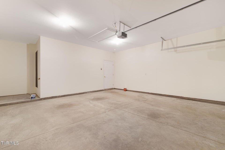 Photo #31: 184 Avonlea Place