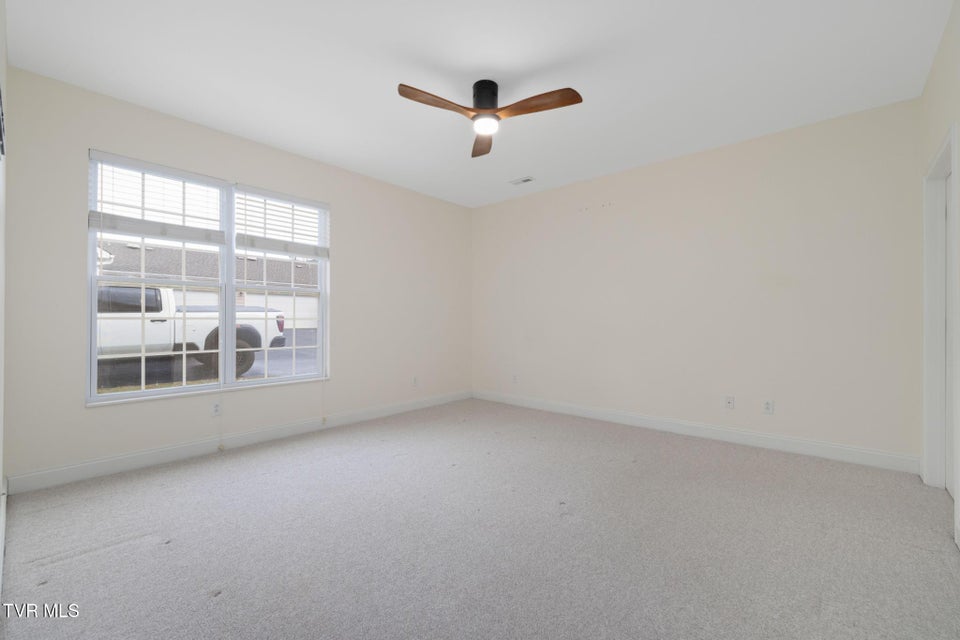 Photo #16: 184 Avonlea Place