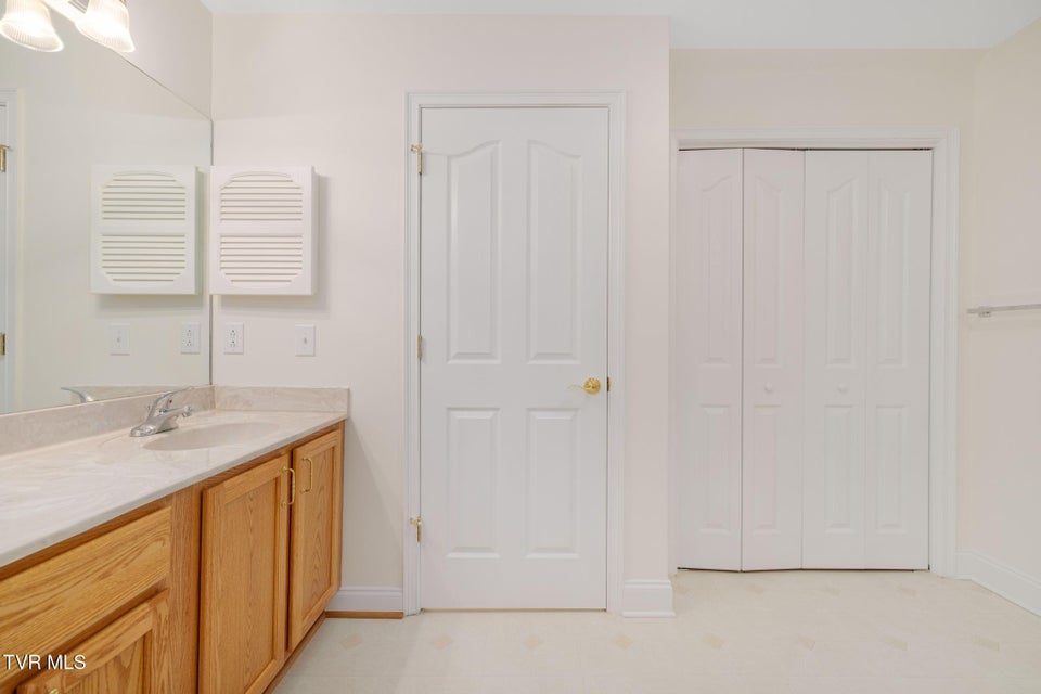 Photo #29: 184 Avonlea Place