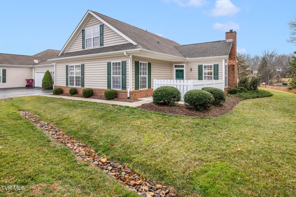 Photo #32: 184 Avonlea Place