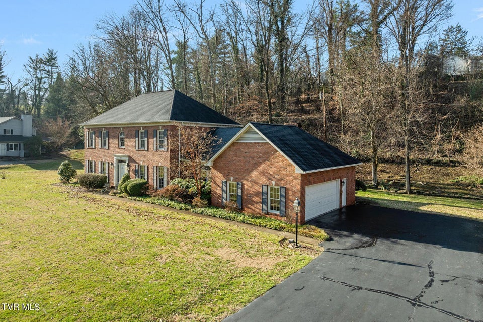 Photo #4: 1221 Radcliffe Avenue