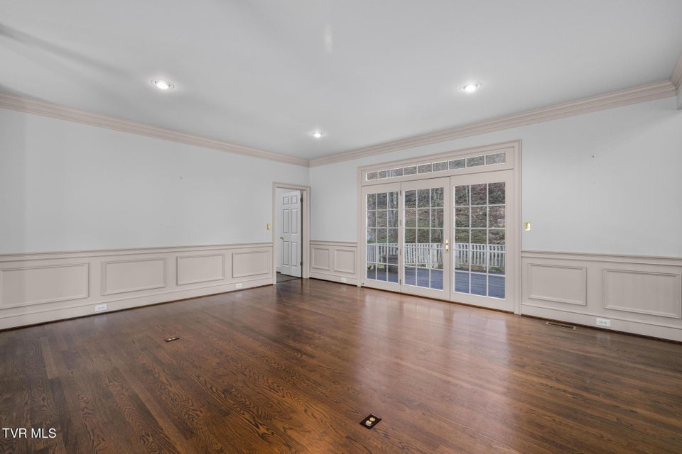 Photo #12: 1221 Radcliffe Avenue