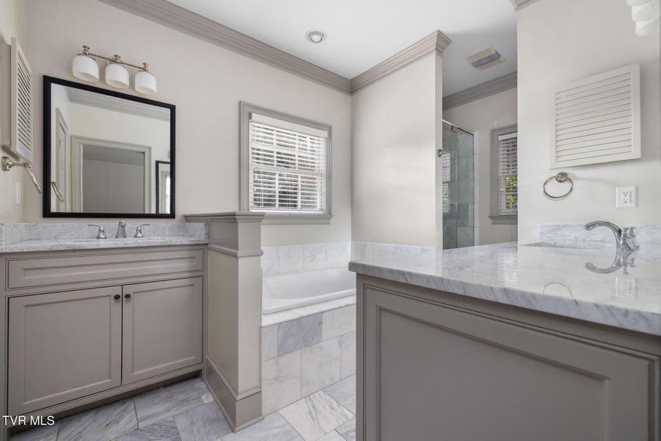 Photo #31: 1221 Radcliffe Avenue