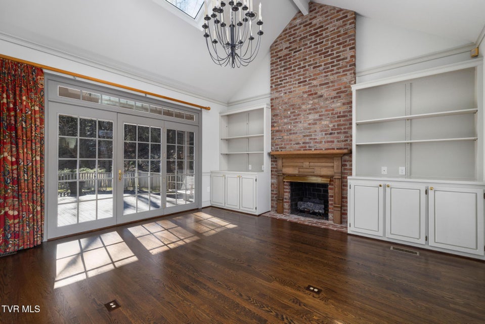 Photo #25: 1221 Radcliffe Avenue