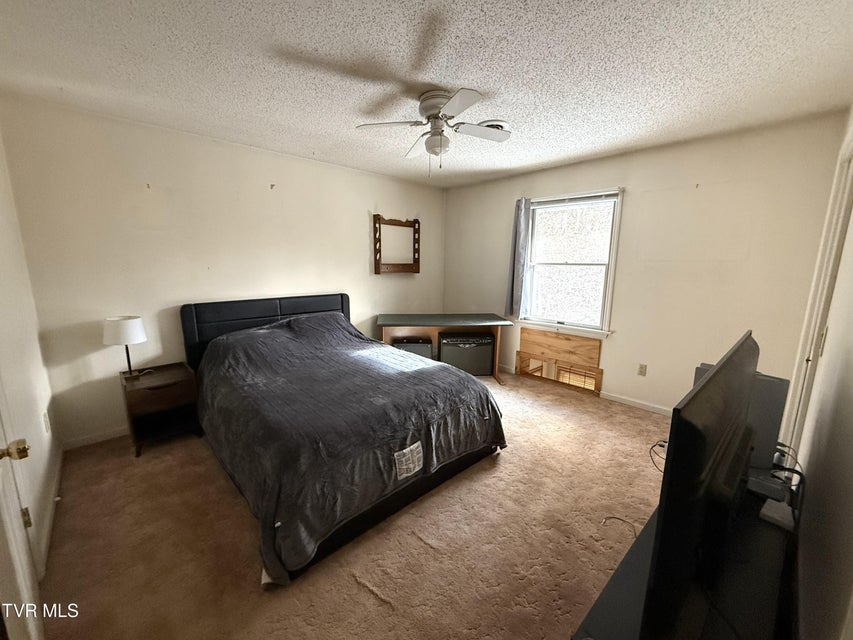 Photo #33: 704 River Road