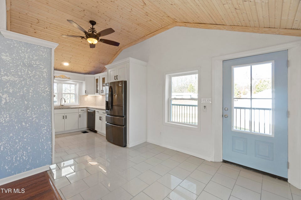 Photo #6: 152 Hemlock Street