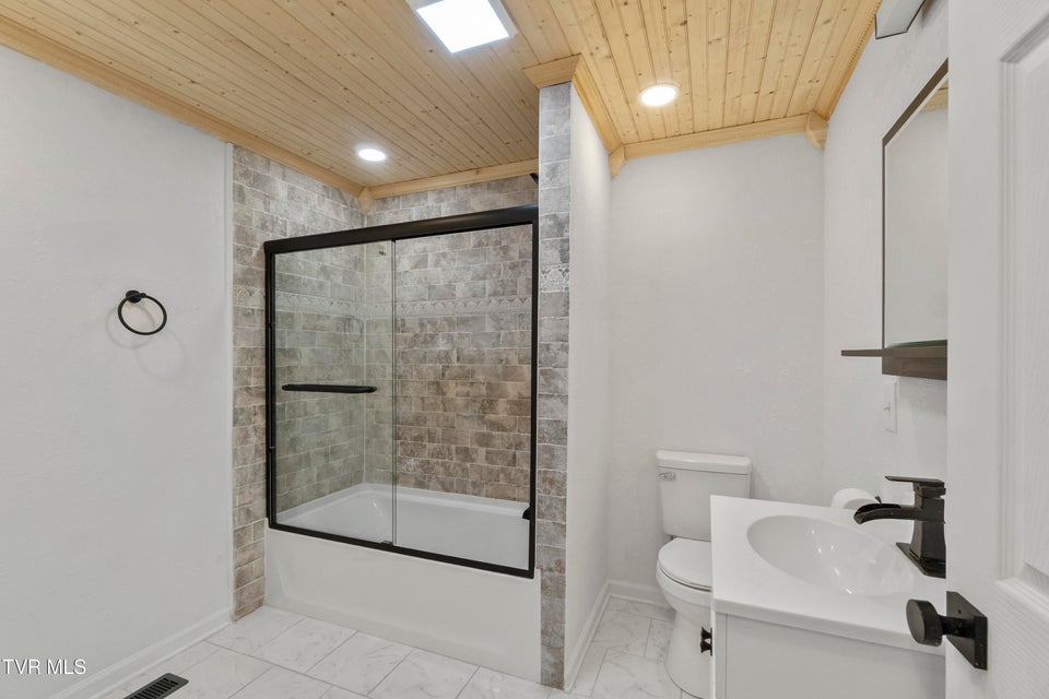 Photo #13: 152 Hemlock Street