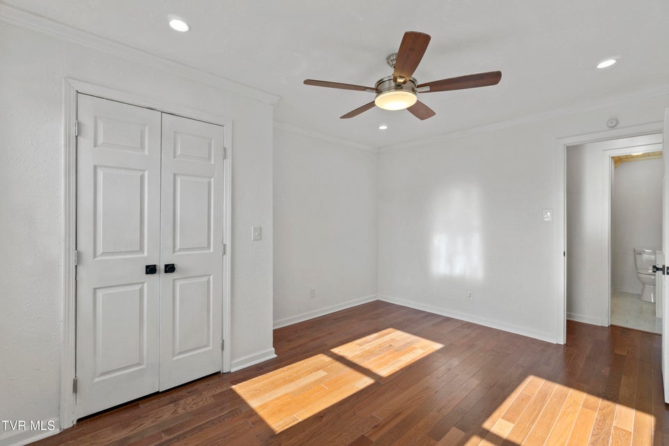 Photo #14: 152 Hemlock Street