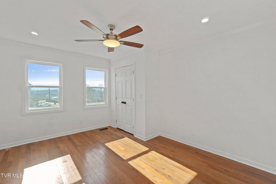 Photo #15: 152 Hemlock Street