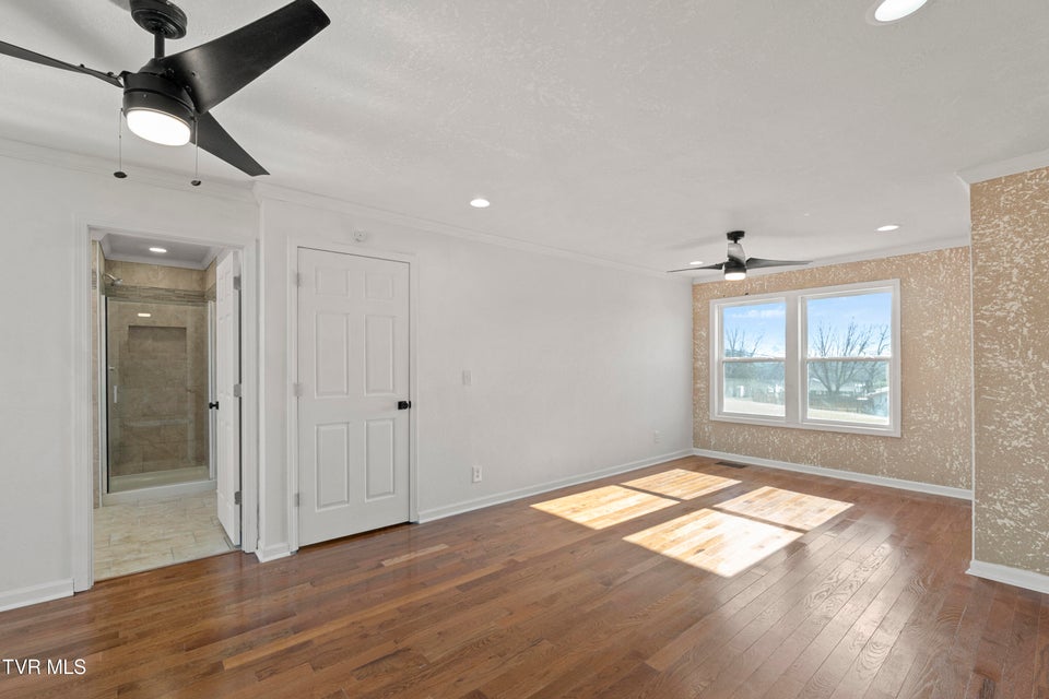 Photo #18: 152 Hemlock Street