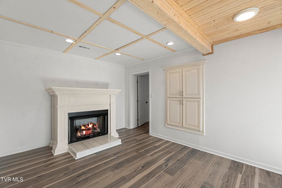 Photo #23: 152 Hemlock Street