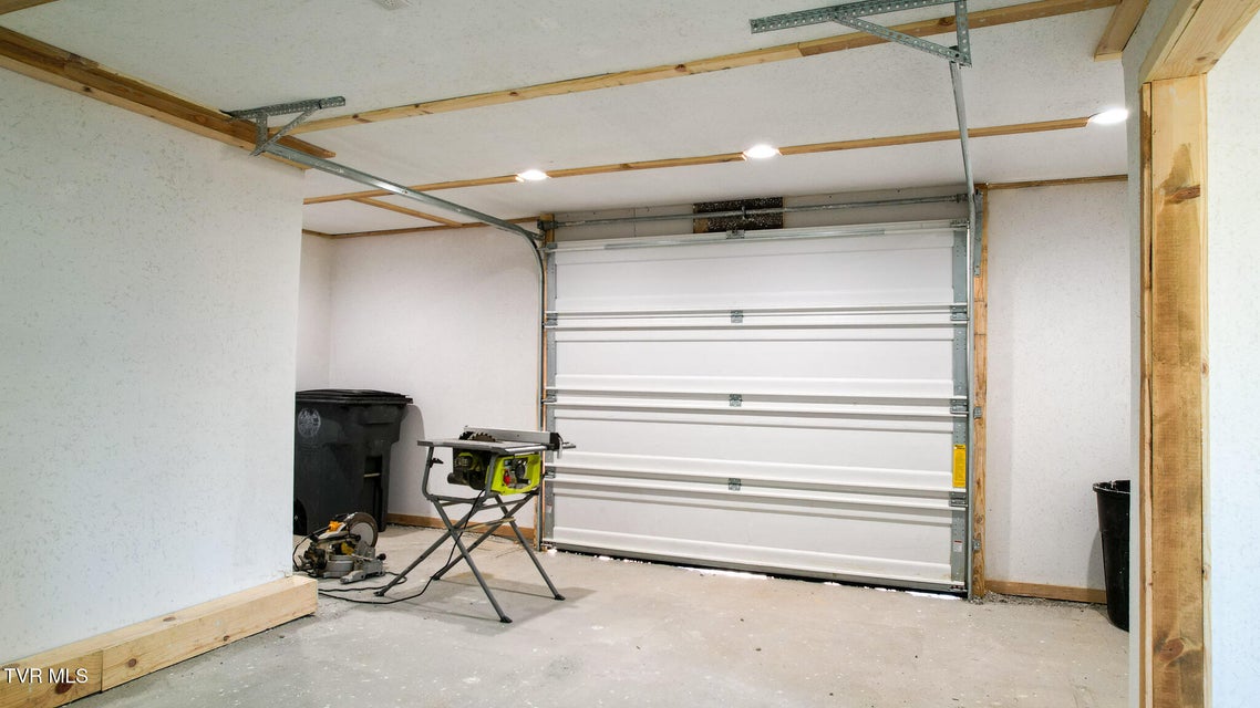 Photo #30: 152 Hemlock Street