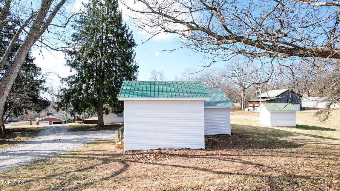 Photo #35: 152 Hemlock Street