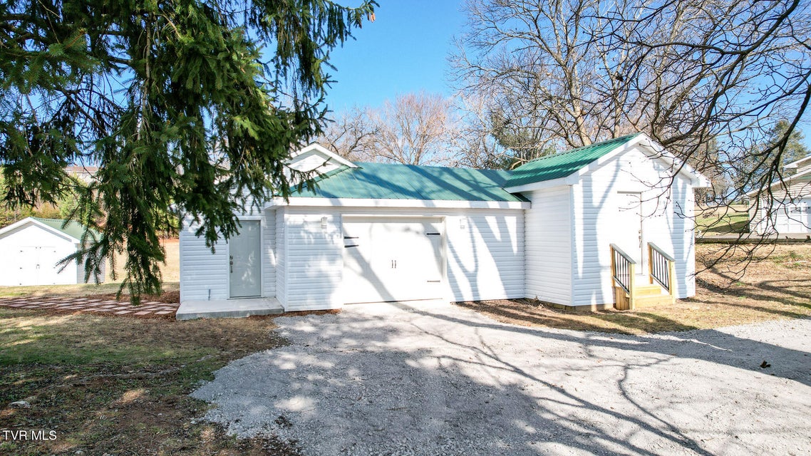 Photo #36: 152 Hemlock Street