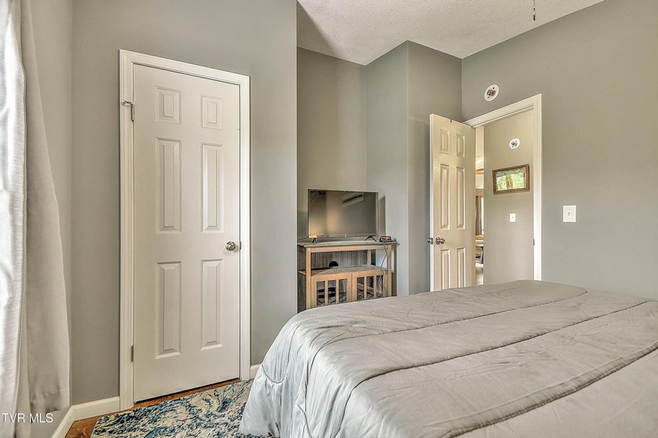 Photo #35: 298 Rabbit Run Lane