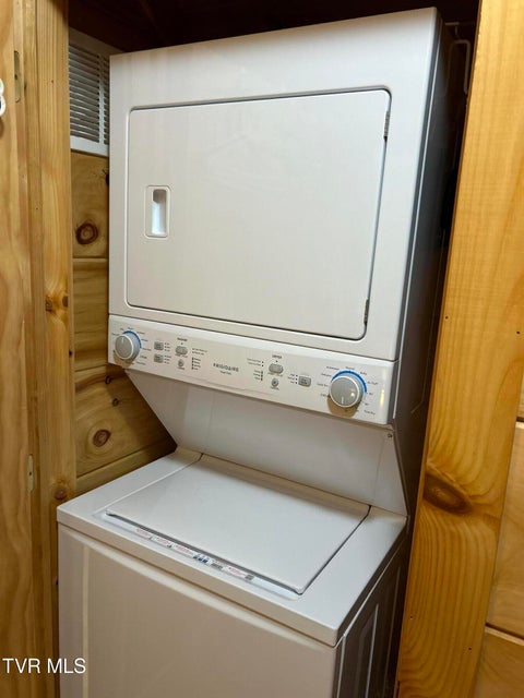 Photo #17: 171 Bankers Bend