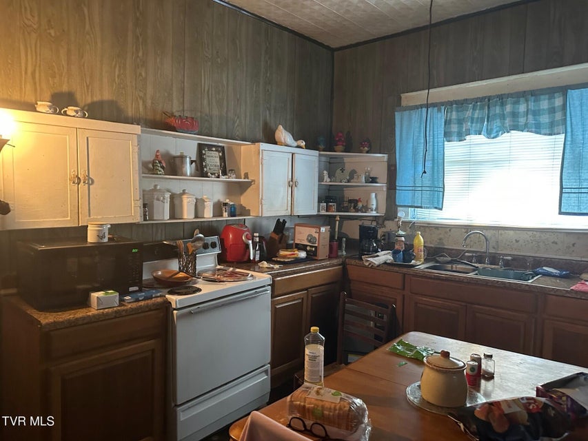 Photo #5: 1472 Roda Road