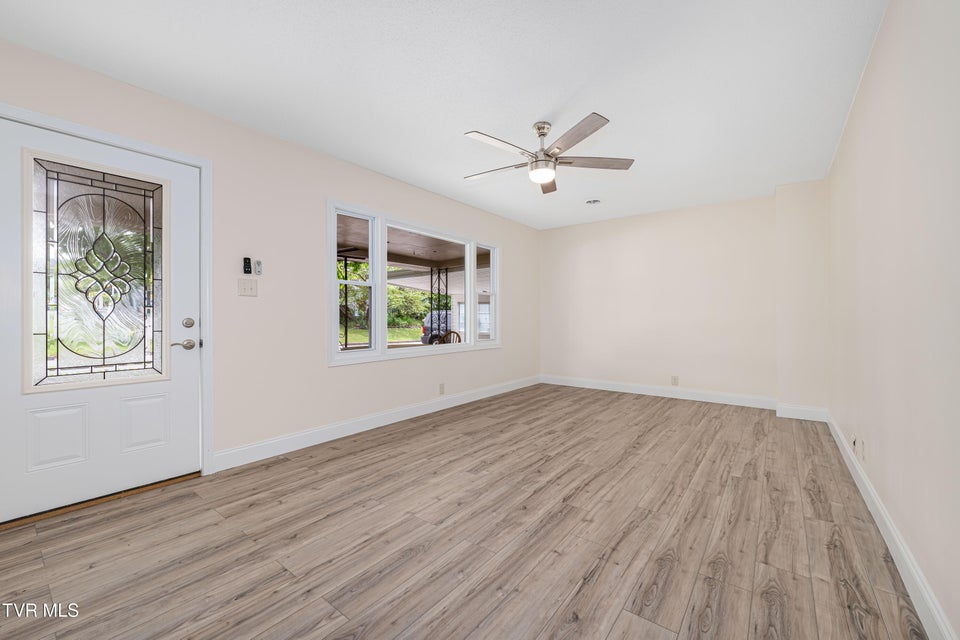 Photo #6: 705 Holston Avenue