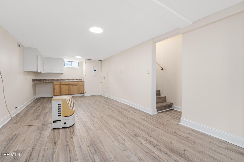 Photo #21: 705 Holston Avenue