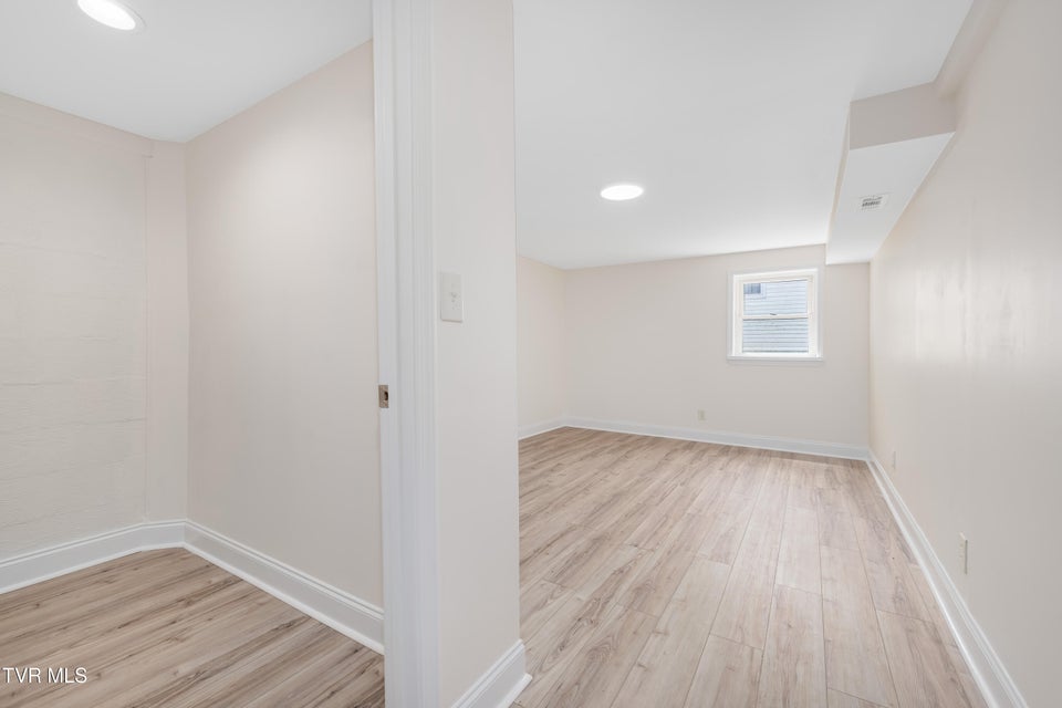 Photo #18: 705 Holston Avenue