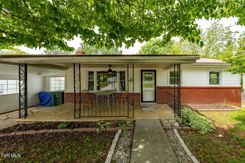 Photo #28: 705 Holston Avenue