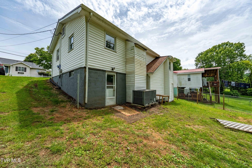 Photo #34: 705 Holston Avenue