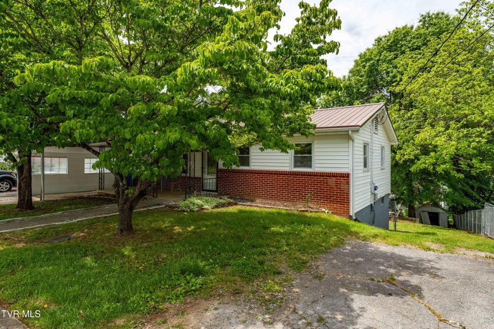 Photo #30: 705 Holston Avenue