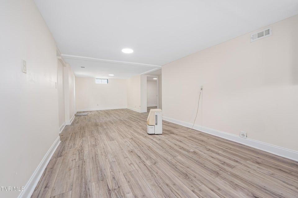 Photo #48: 705 Holston Avenue