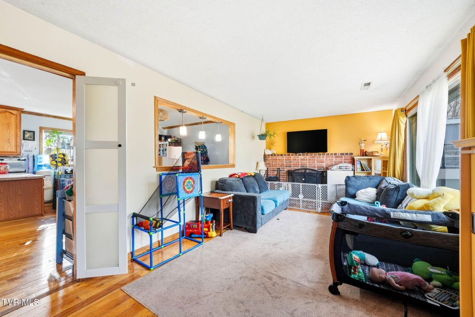 Photo #7: 591 Southview Drive