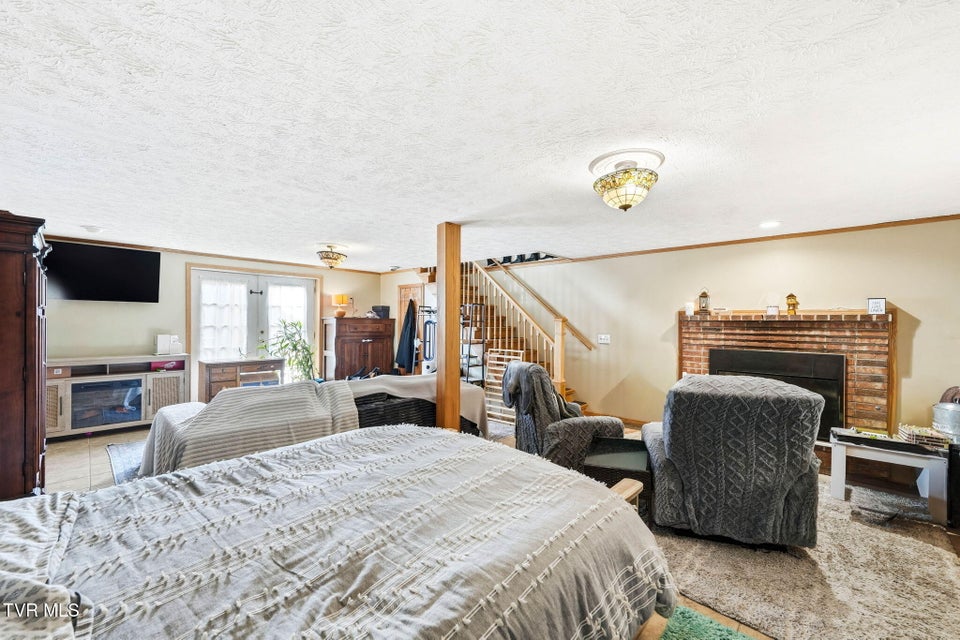 Photo #10: 591 Southview Drive