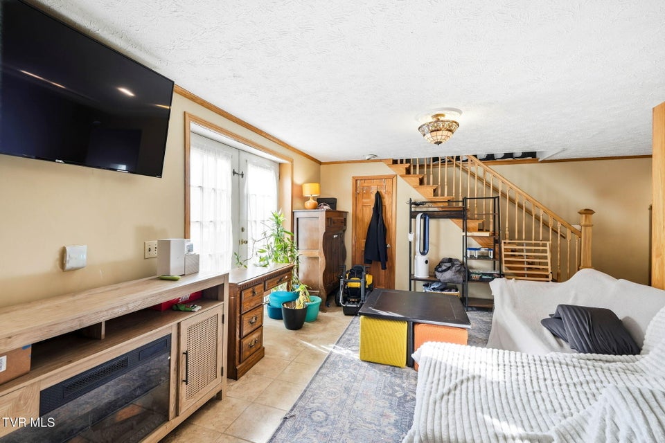 Photo #12: 591 Southview Drive