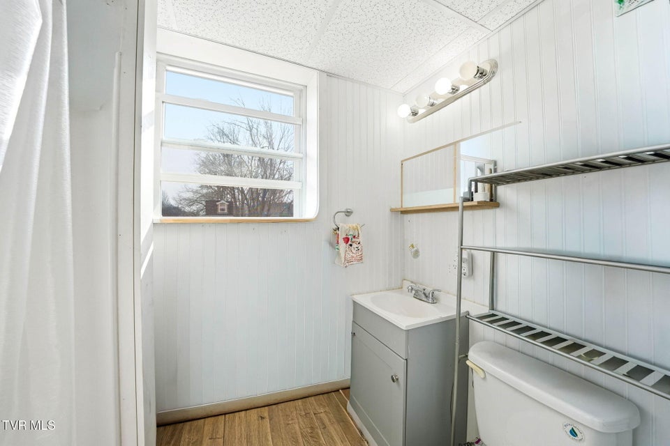 Photo #16: 591 Southview Drive