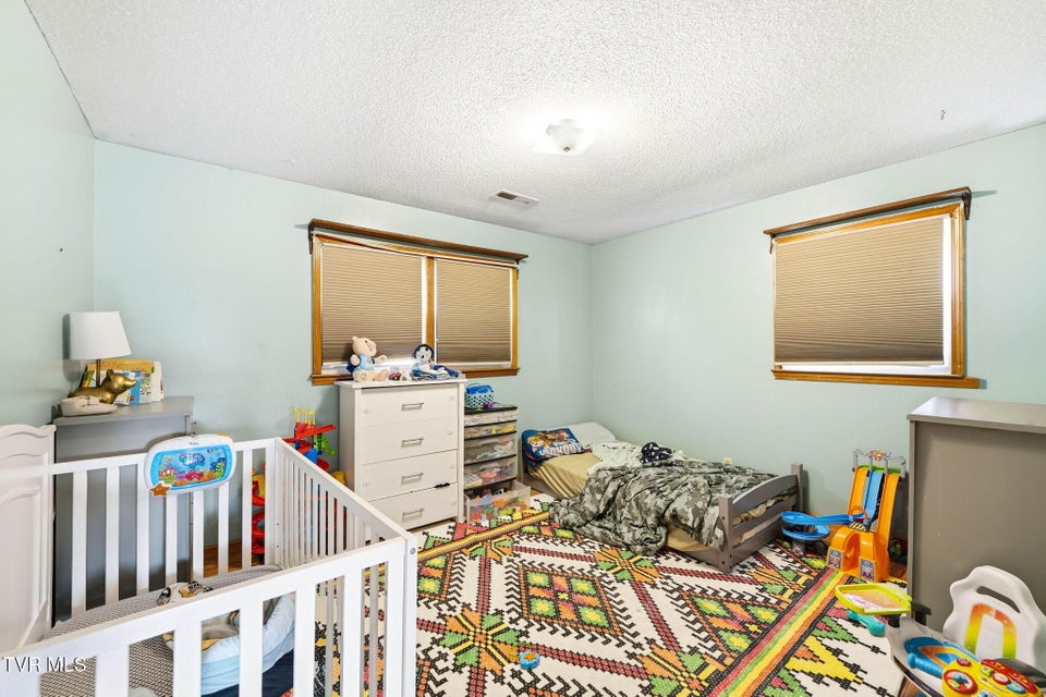 Photo #17: 591 Southview Drive