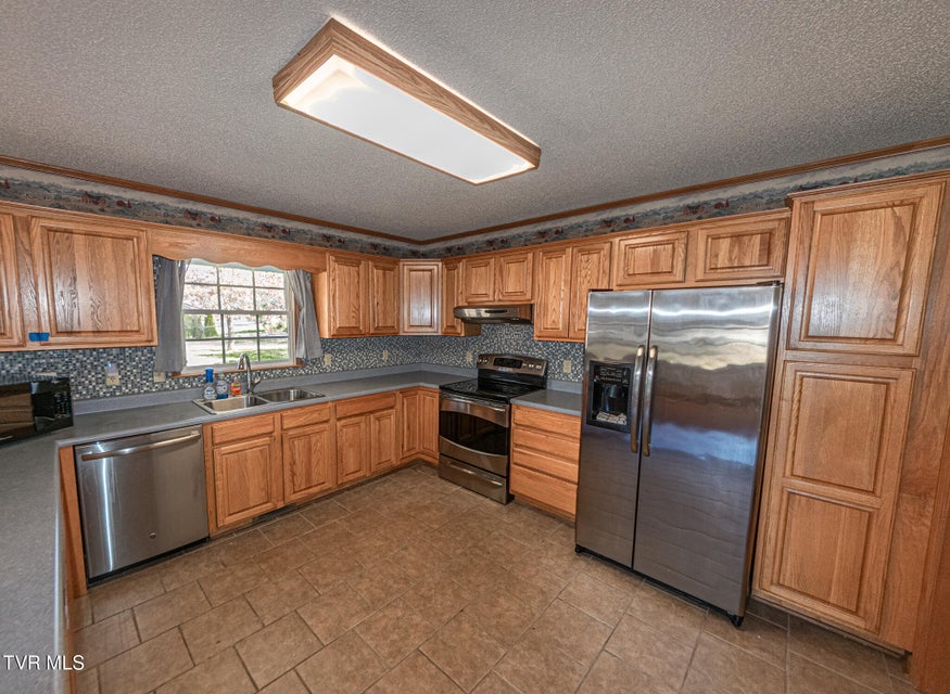 Photo #10: 414 Caleb Avenue