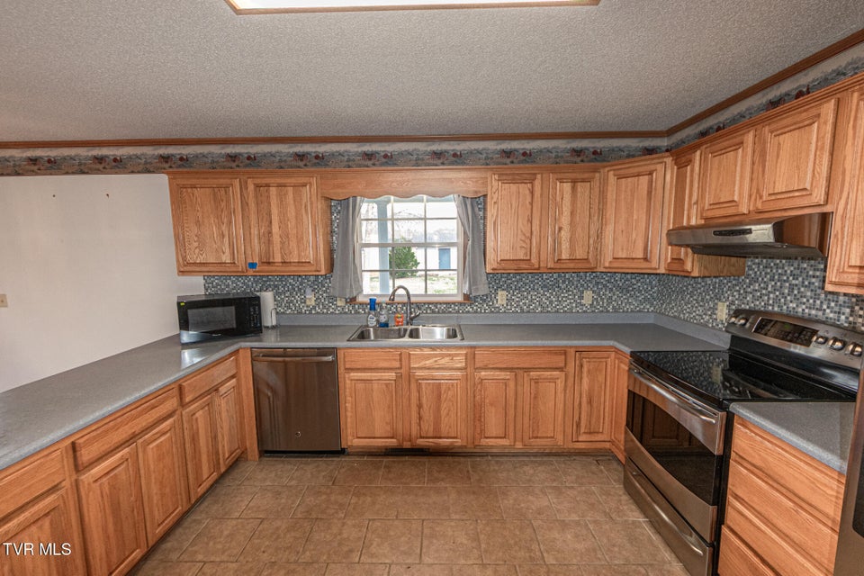 Photo #11: 414 Caleb Avenue